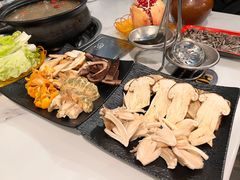 -蘑统田下·野生菌火锅