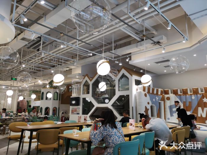 艾米茉亲子餐厅(万象城店)大堂图片