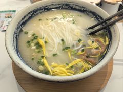 -新世界·过桥米线宴
