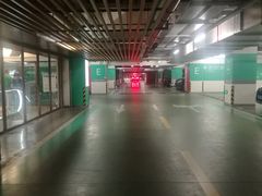 -中庚漫游城停车场