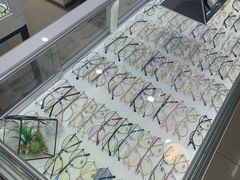 -三叶眼镜城(八佰伴店)