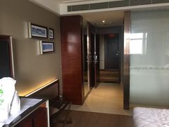 -武汉光谷广场杨家湾地铁站怡程酒店