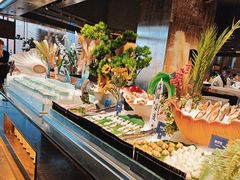 -钱小奴海鲜自助黑金店(杭州滨江龙湖店)