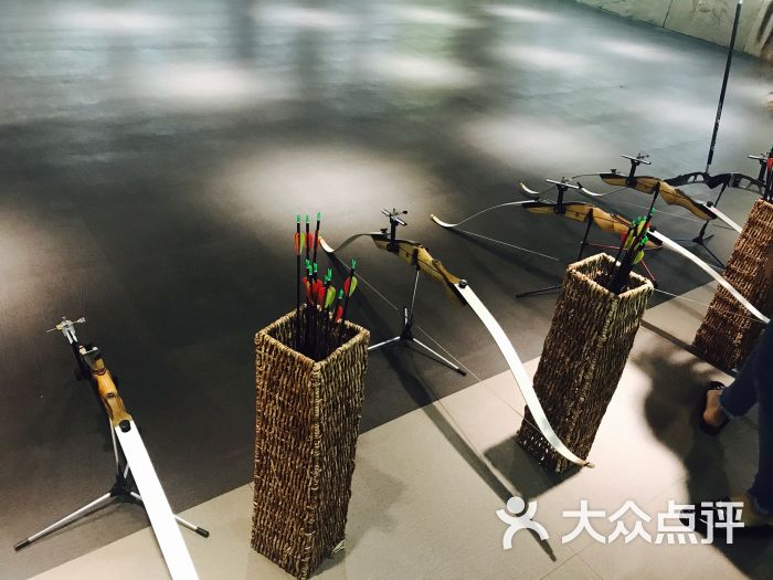 六钧弓三尺剑六钧弓