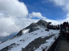 -玉龙雪山游客服务中心