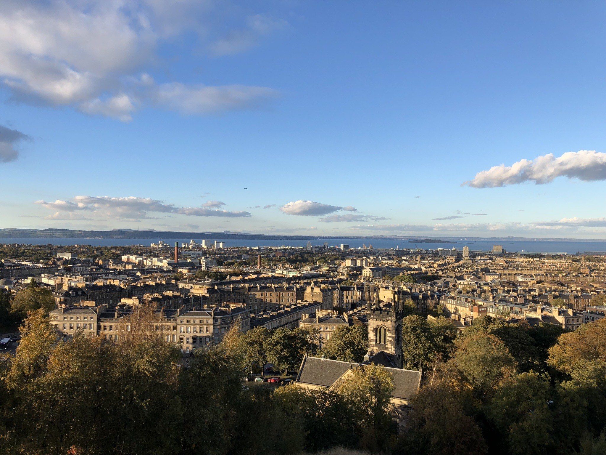 欣赏一下英国苏格兰首府爱丁堡卡尔顿山的优美风光之四