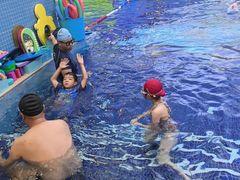 -龙格亲子游泳•水育早教运动中心