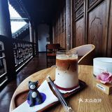 在这样的咖啡馆里感受着古今中外