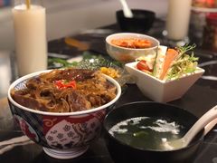 -山川小町·极番烧肉(新地假日广场店)