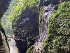 -龙水峡地缝景区