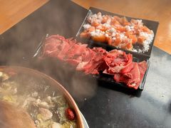 -果松木炭酸菜铜火锅·外婆参鸡汤