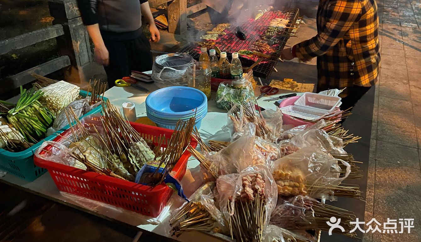 宝安区的网红烧烤摊