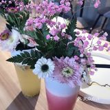 很简约的一家店,坐下来很舒服,每道甜品都像艺术品一样