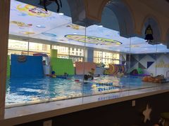 -龙格亲子游泳·水育早教中心(华亿大润发店)