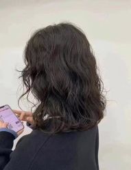 -妃格美发沙龙·烫发·染发