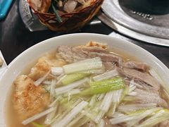 -金卯白肉罩火烧
