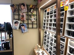 -视野联行眼镜·蔡司授权店(长白万象汇店)