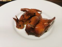 脆皮玻璃鸽-巧庆楼·茶膳