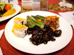 陳醋木耳&秋葵、壽司&熏魚-三英温泉度假酒店-自助餐厅