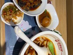 -呷佬·长沙手工米粉(金沙江路店)