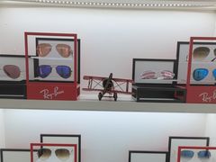 -翰佐蔡司小乐圆·依视路星趣控·暴龙眼镜折扣店
