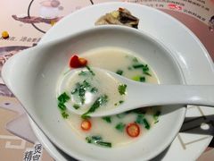 鲜美的汤底-煲宫猪肚鸡(晶品店)