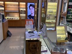 -光明眼镜·蔡司授权(徐泾店)