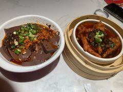 冒鸭血-渝是乎酸菜鱼·川渝小炒(新世界百货望京店)