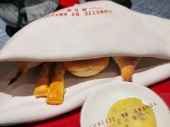 -弦月窗LUNETTE BY AMANDA(复兴路店)