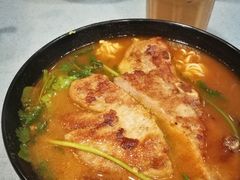 冬阴功汤底香煎猪扒出前一丁-华嫂冰室(尖沙咀店)