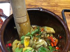 尖椒擂茄子-老滇山寨•云南特色菜•地方菜•民族风情歌舞表演(金碧店)