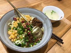 -呼啦面馆·头牌豌杂面(爱琴海店)