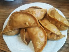 地瓜面山菜包子-崂山水果园农家宴(泉水鸡店)