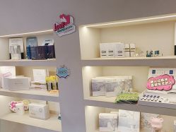 -安吉拉·纤纤玉指美甲美睫创意中心