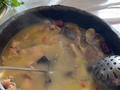-鲁朗纳麦石锅鸡庄园