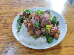 红烧鸡块盖浇饭-汉时湘菜