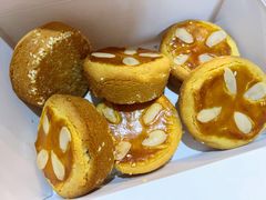 芋泥蛋黄酥-鲍师傅糕点(永安里店)