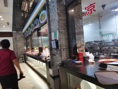 自助取餐区-令氏家外家周秦食府(高新店)