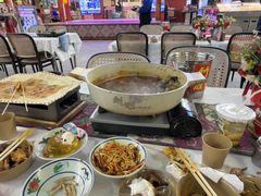 -刘姐啤酒鱼民族演艺餐厅(西街总店)