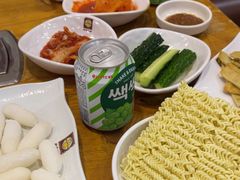 -喇喇排骨火锅·传统韩式脊骨汤(望京西园总店)