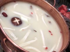 -三人行骨头王火锅(长寿店)