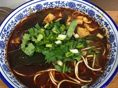 -萍记·鲜肉泡菜粉·非遗襄阳牛肉面