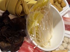 -鸡遇虾煲干锅火锅(小寨金莎店)