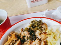 -壹品剁椒猪脚饭(蔡家中央大街店)