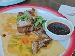 -东口码头·烧鸽子·鱼头泡饼·地方菜(金鹰悦城店)