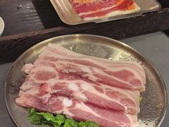 -围炉肉舍•炭烤活鳗•丹东海鲜烤肉(步行街店)