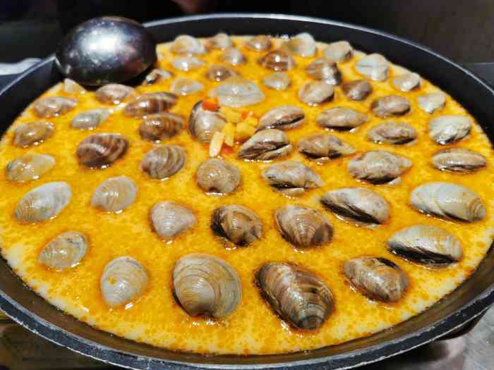 贝小七卜卜贝·海鲜火锅(体育西路店)-"[薄荷]环境:桌椅板凳比正常