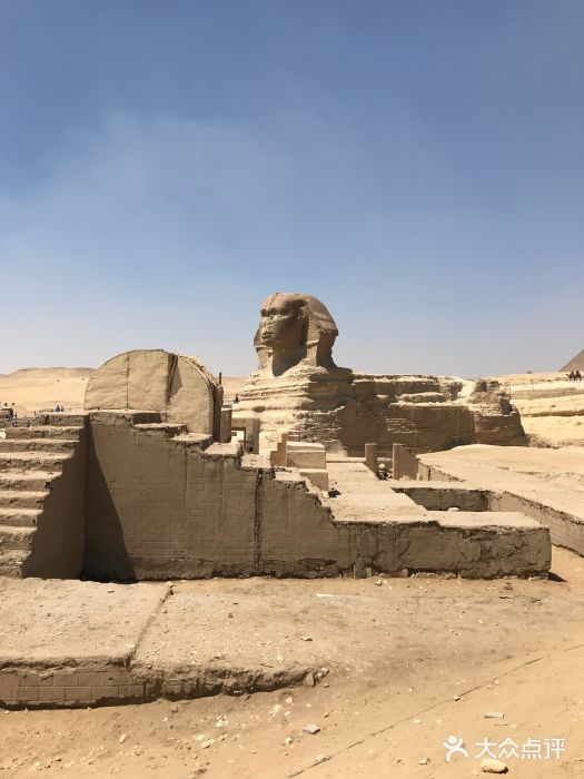 吉萨金字塔群图片