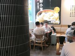 -馋三尺蟹粉小笼(人民广场店)