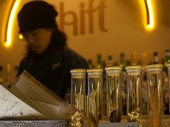 -Shift cocktail bar鸡尾酒吧